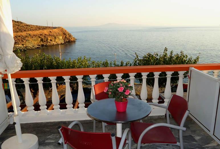 Villa Bonatsa Andros Home Batsíon Eksteriør bilde
